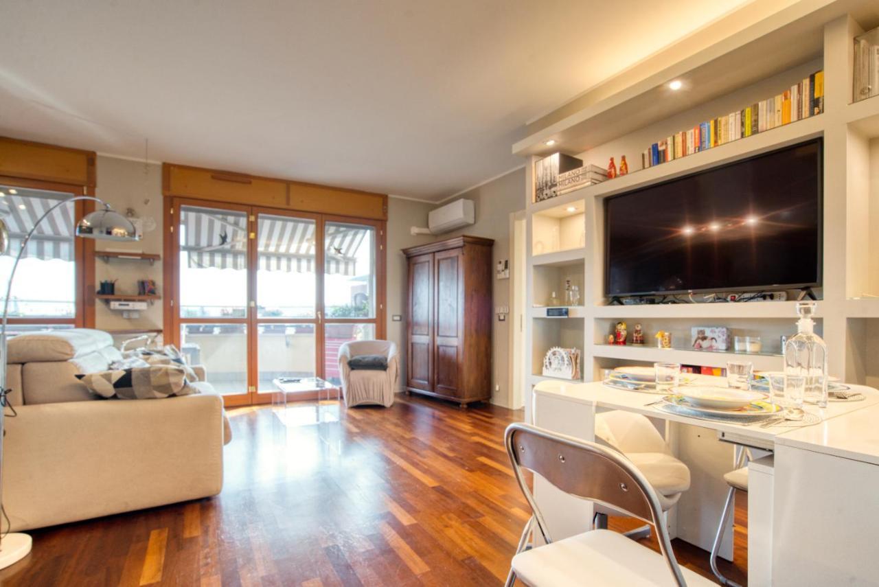 Caseospitali - Casa Di Bibi, Colorato Ed Elegante Bilocale Vicino Al Naviglio Martesana Per 4 Vimodrone Exterior photo